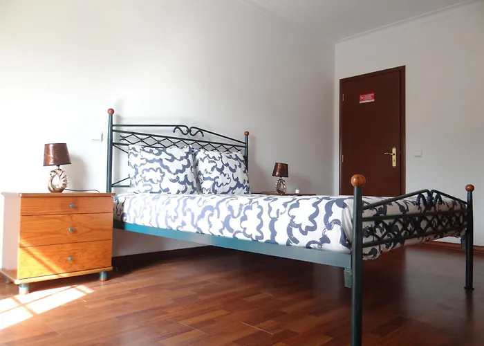 Quartos, Solar Da Sao * Nazaré